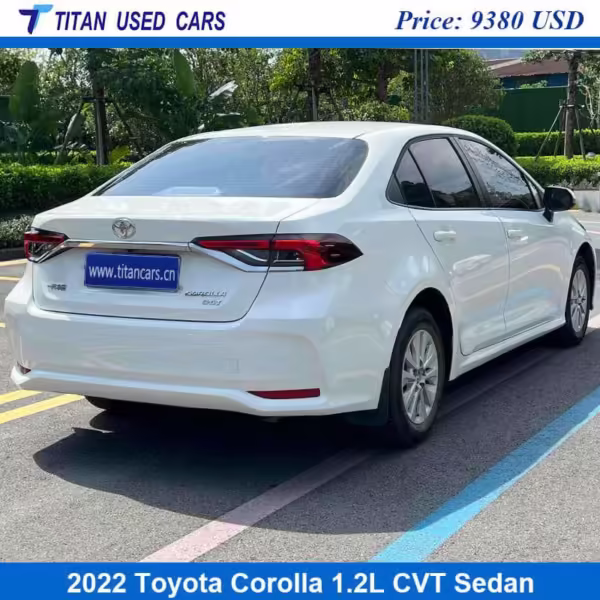 white color of the used 2022 toyota corolla sedan price