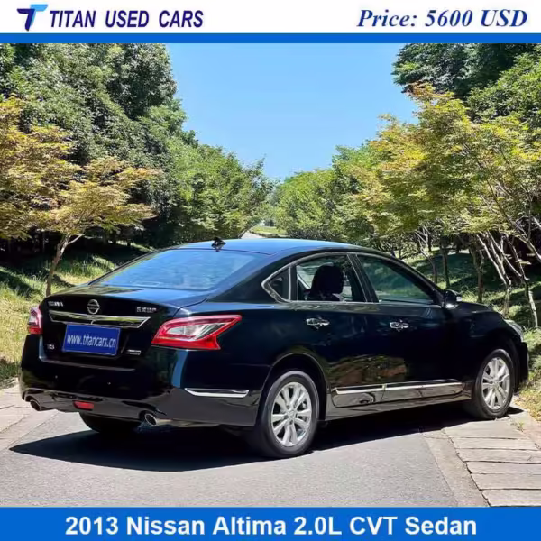 Used 2013 Nissan Altima Sedan in black color