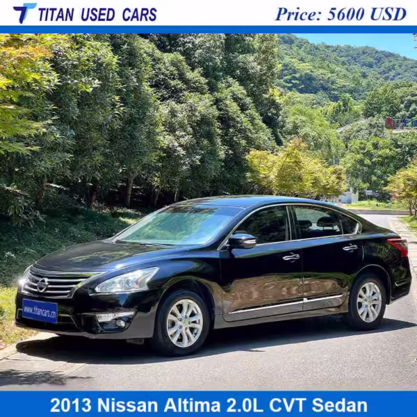 black color of the Used 2013 Nissan Altima Sedan