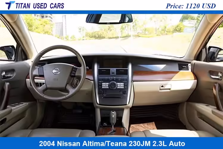 center console of the 2004 Nissan Altima Used Car