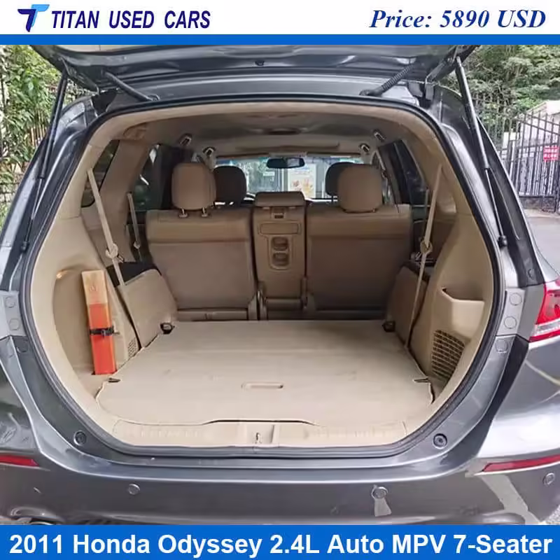 1724837109-Used 2011 Honda Odyssey 7 Seater for Sale in Kenya (5) trunk of the Used 2011 Honda Odyssey 7 Seater