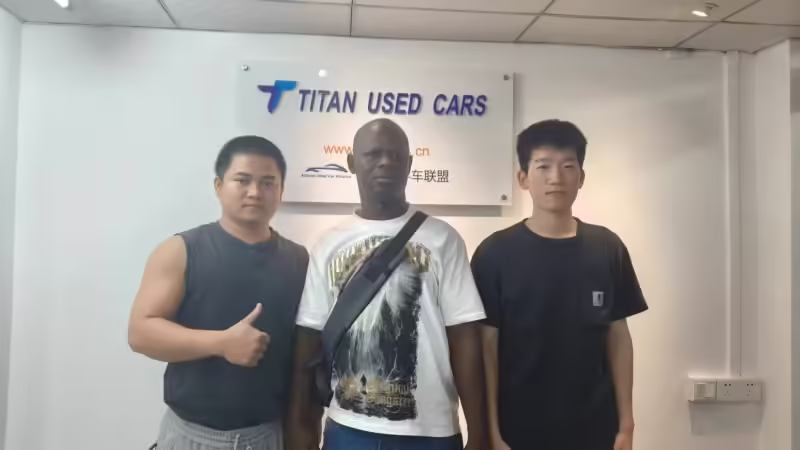 Libyan Customer Visit Titan Cars to Buy Used Toyota Highlander